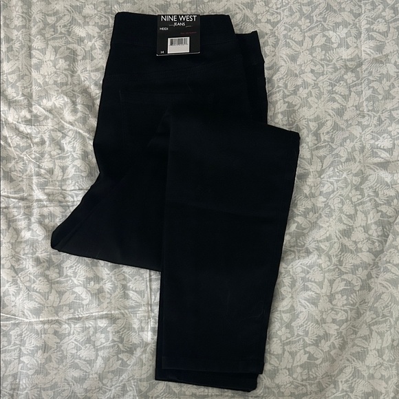 Nine West Heidi Pull On Jeans - Picture 3 of 6